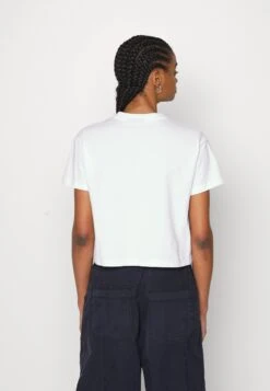 Napapijri Box Crop - T-Shirt Imprimé - Bright White 10 Napapijri Box Crop - T-Shirt Imprimé - Bright White -Napapijri 0554be98e80f48c3b1dda7944a031a68
