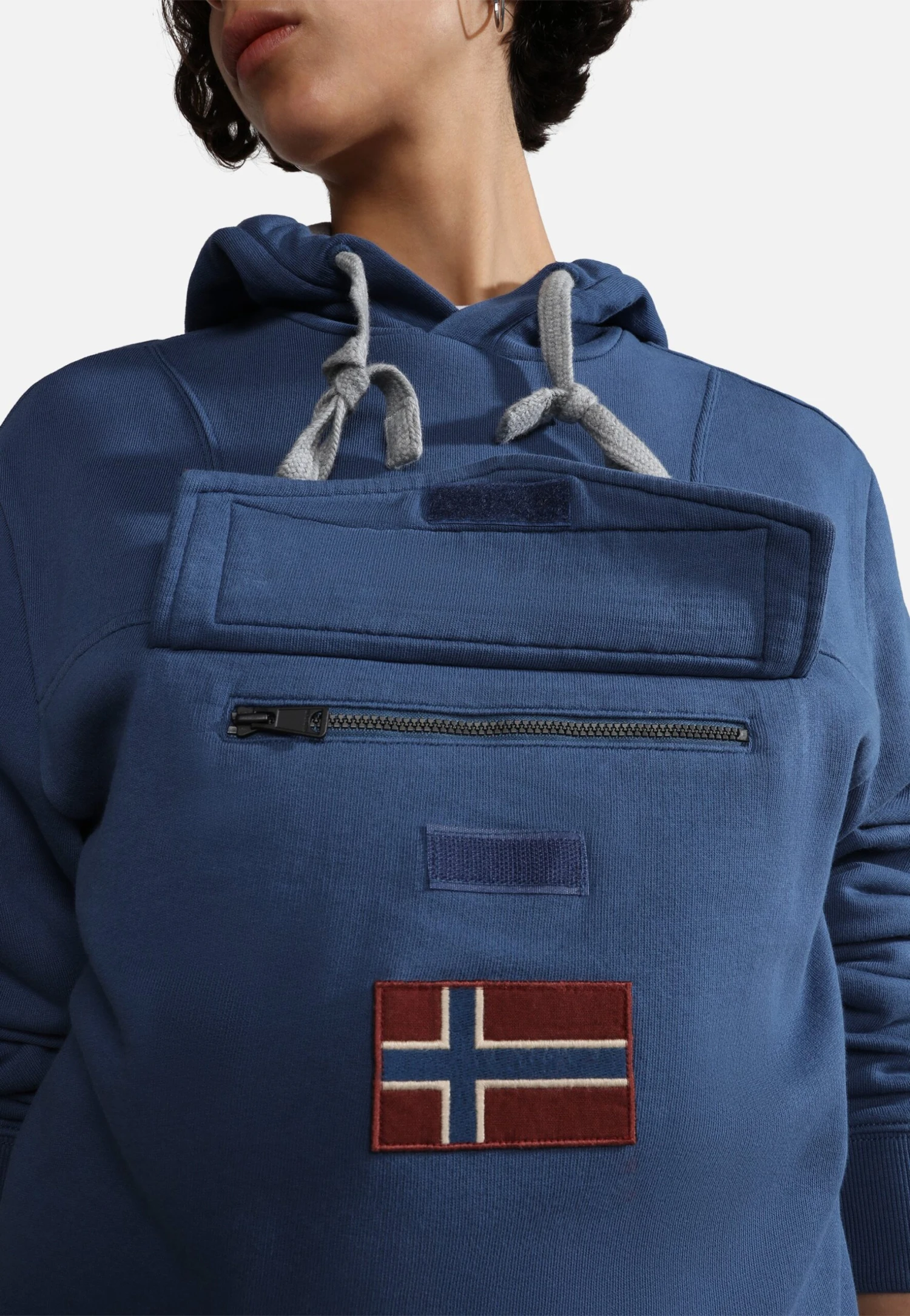 Napapijri Burgee Summer - Sweat À Capuche - Blue Ensign 5 Napapijri Burgee Summer - Sweat À Capuche - Blue Ensign – Image 5