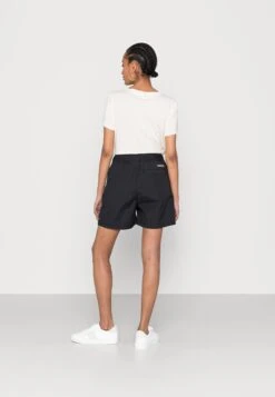Napapijri N-Dru W - Short - Black -Napapijri 9a0114260ade4cd3afb7987ea0d1e22b