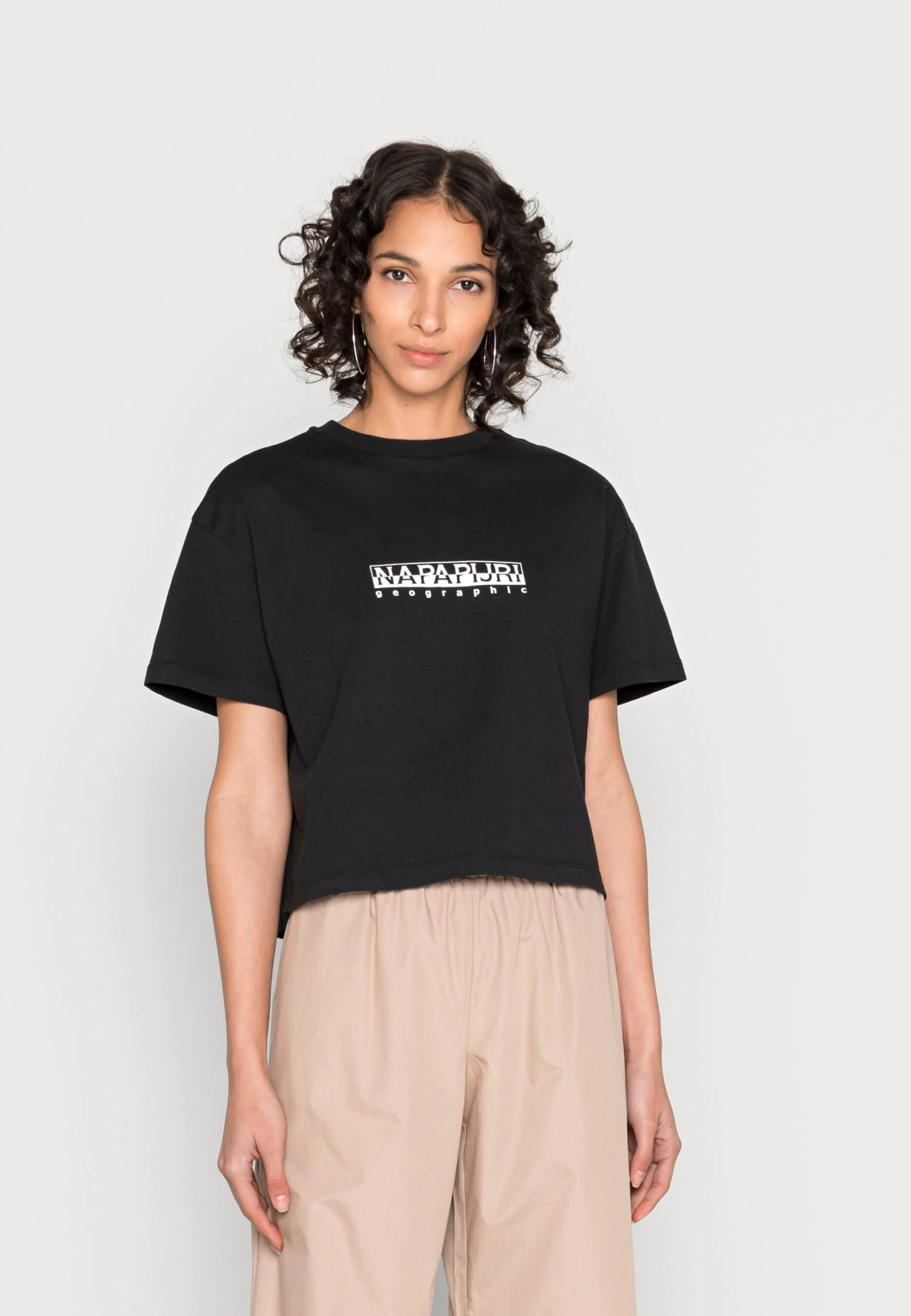 Napapijri Box Crop - T-Shirt Imprimé - Black 1 Napapijri Box Crop - T-Shirt Imprimé - Black